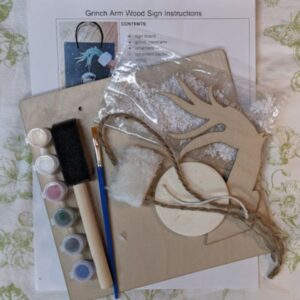 “Grinch Hand” DIY Wood Sign Kit